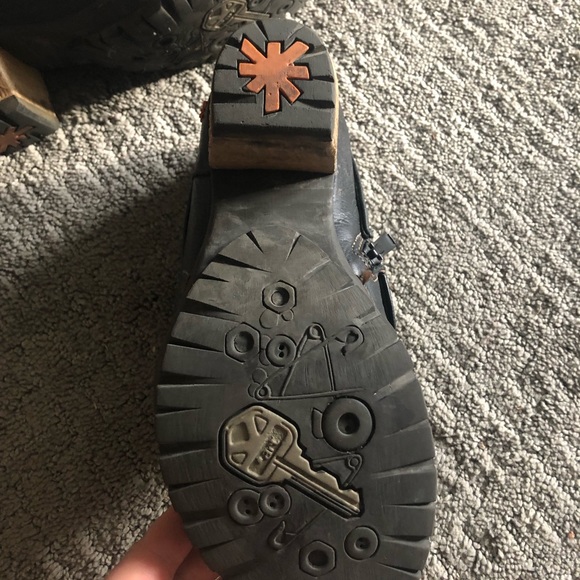 art heeled shoes - Picture 3 of 3